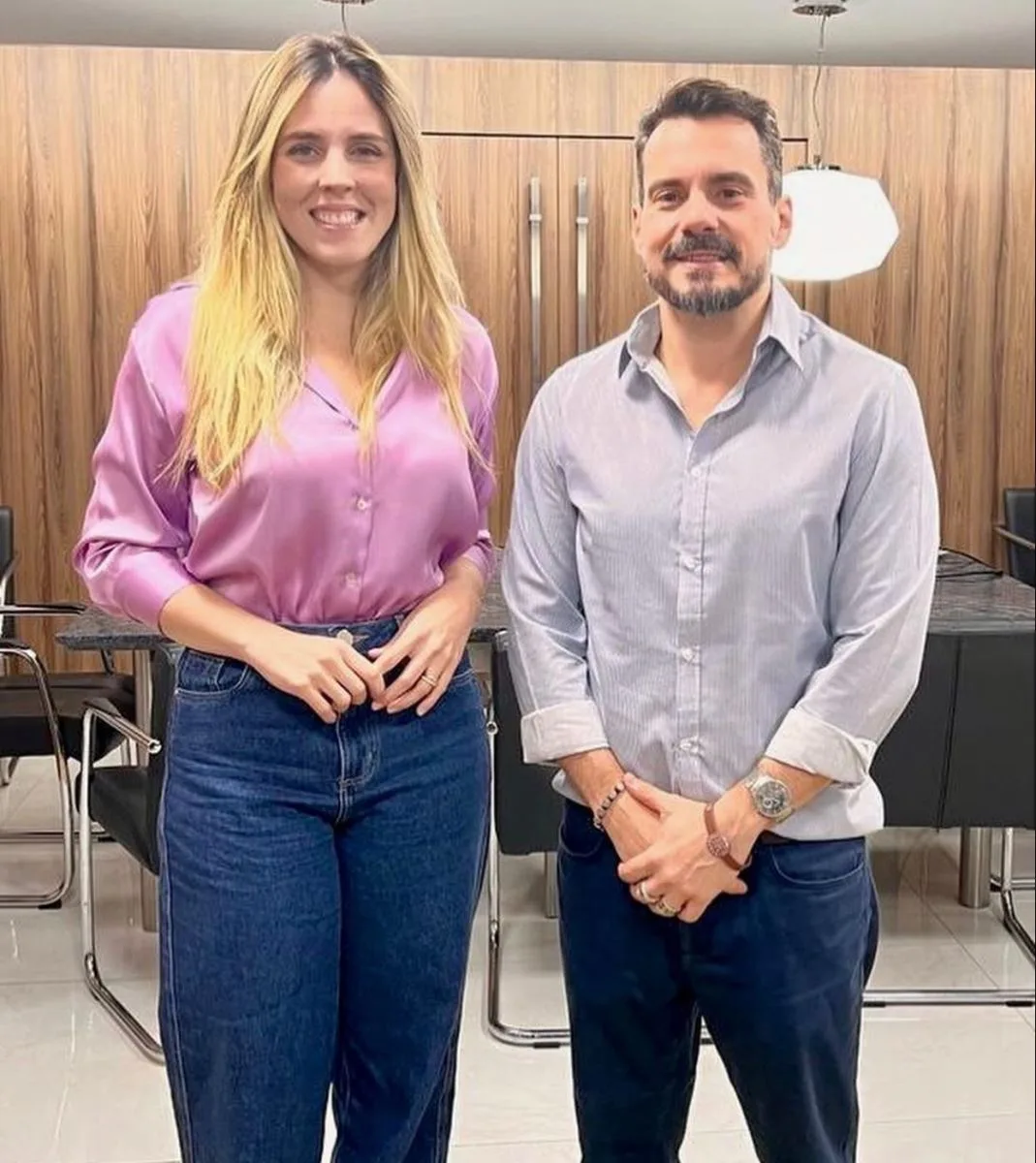 Jade Romero visita Grupo Cidade e concede entrevista para Jovem Pan News Fortaleza