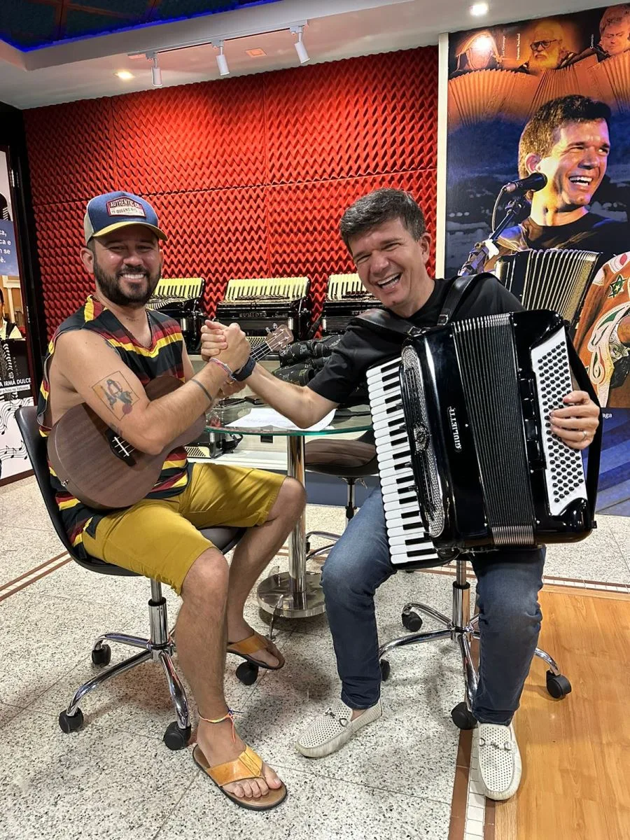 Waldonys dá start em mini turnê de aniversário com Bráulio Bessa