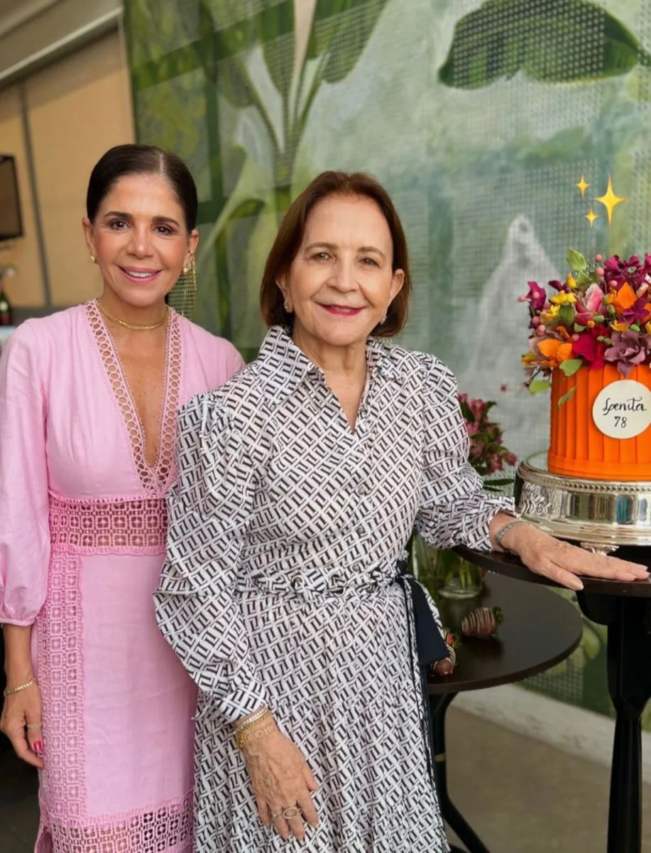 Lenita Negrão brinda passagem pela folhinha
