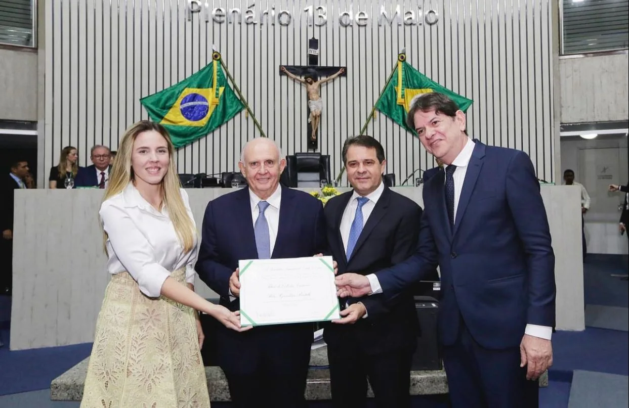 Pedro Grendene Bartelle recebe homenagem da Assembleia Legislativa do Ceará