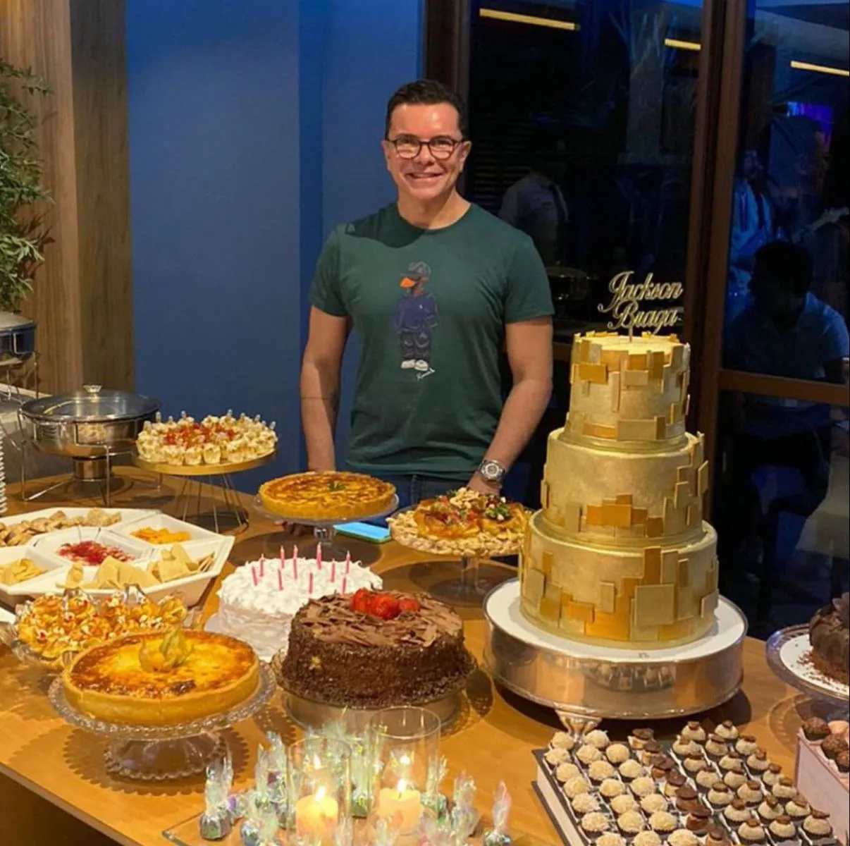 Jackson Braga comemora nova idade com muito frisson