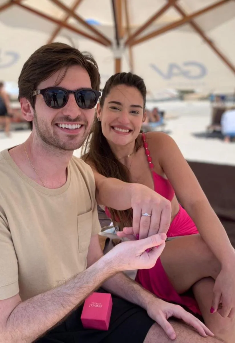 Amanda Melo e Caio Pompeu emocionam família com noivado