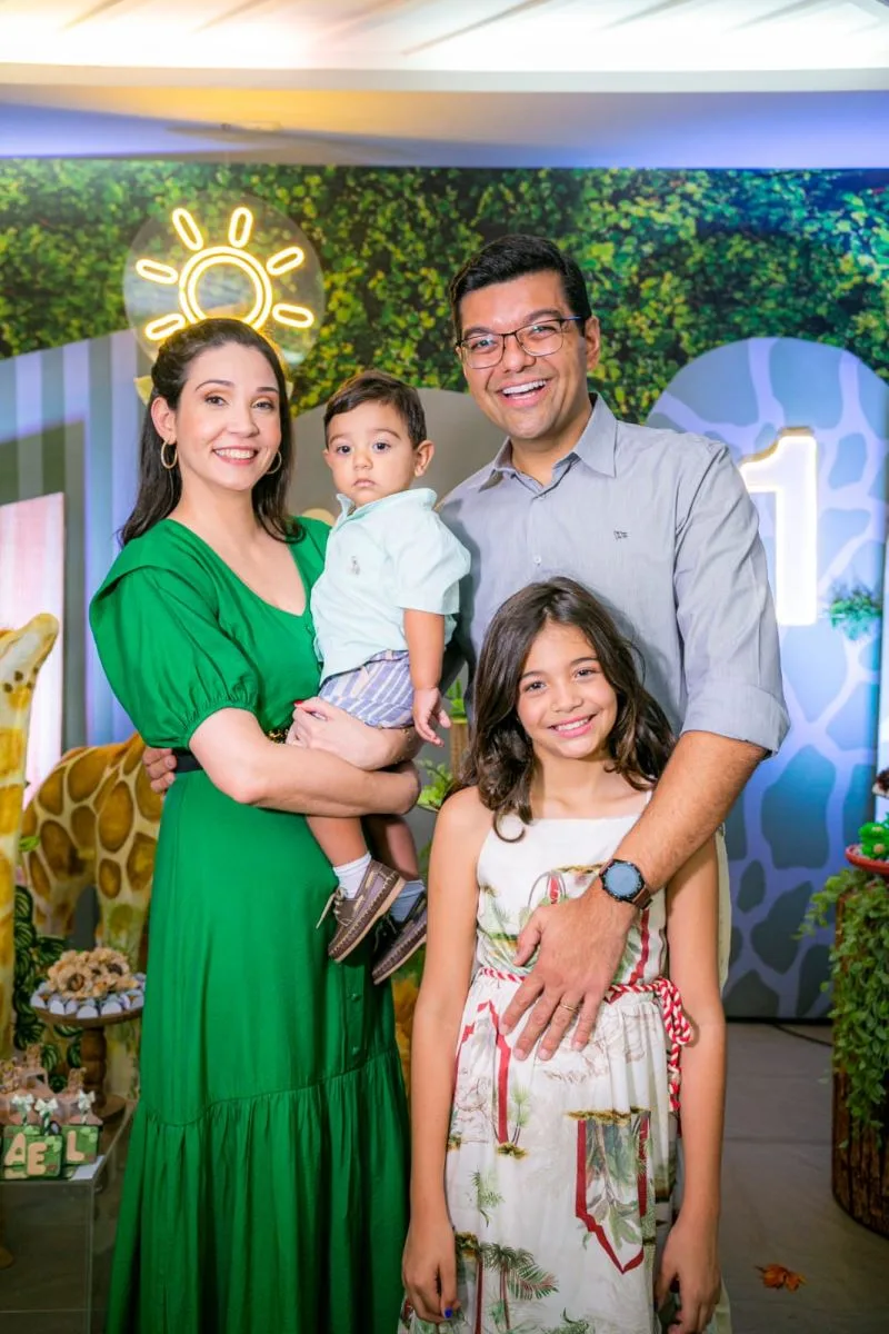 Rita Brito e Luiz Esteves festejam o primeiro aniversário do filho Rafael