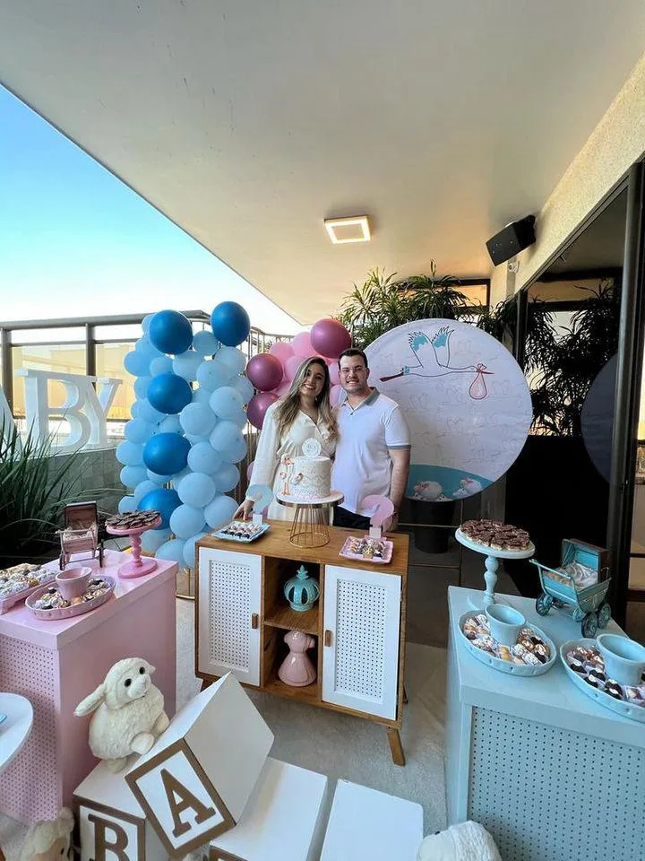 Bárbara Ellen e Flávio Filho descobrem que vem aí uma menina