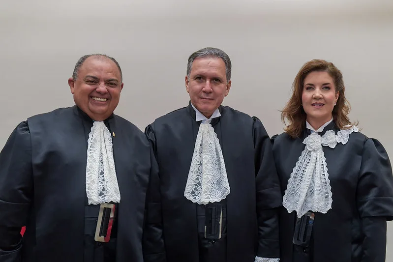 Cearense Teodoro Silva Santos é empossado em Brasília