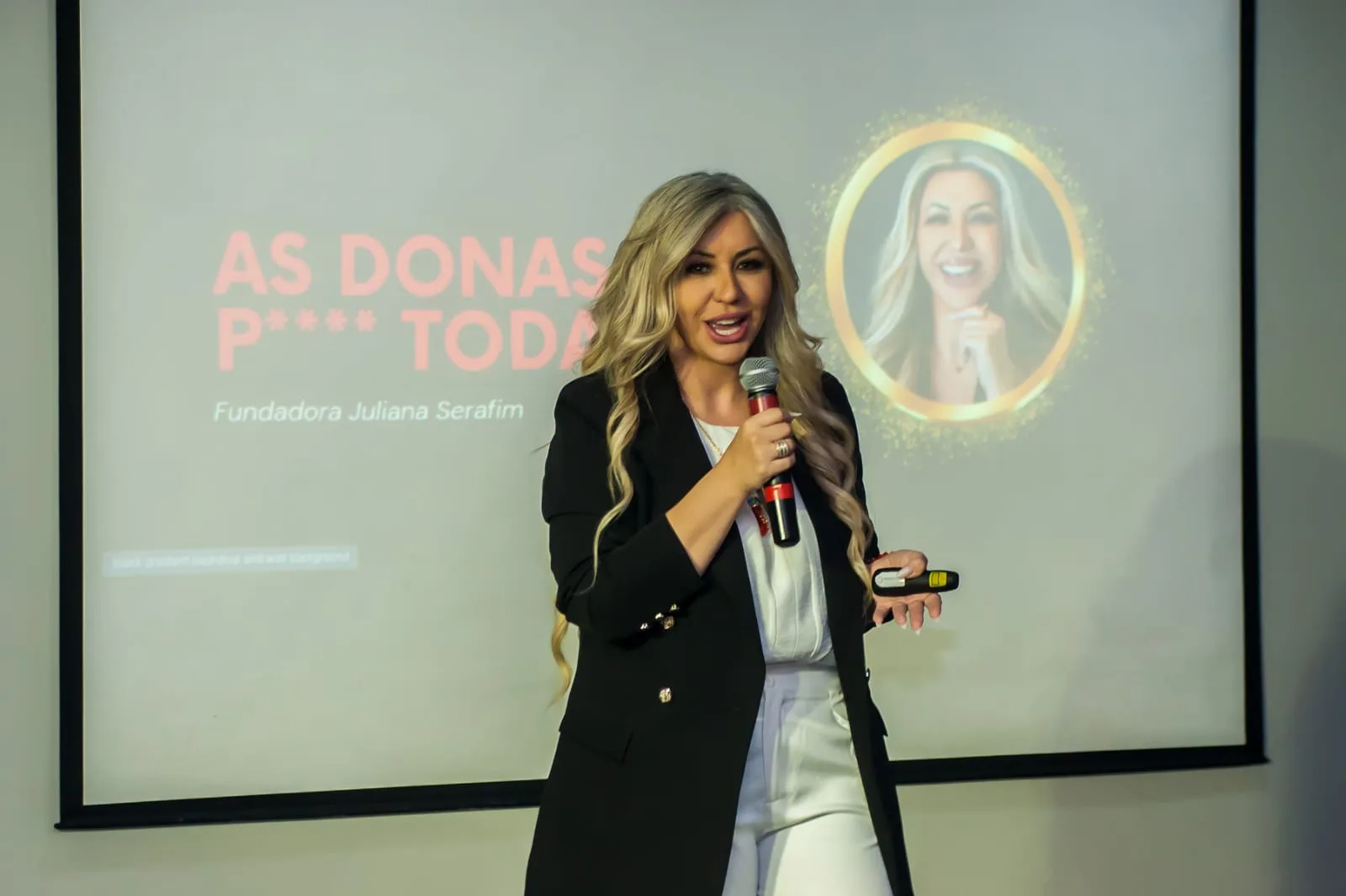 Juliana Serafim realiza o Primeiro Summit As Donas da P Toda e Brilha em São Paulo