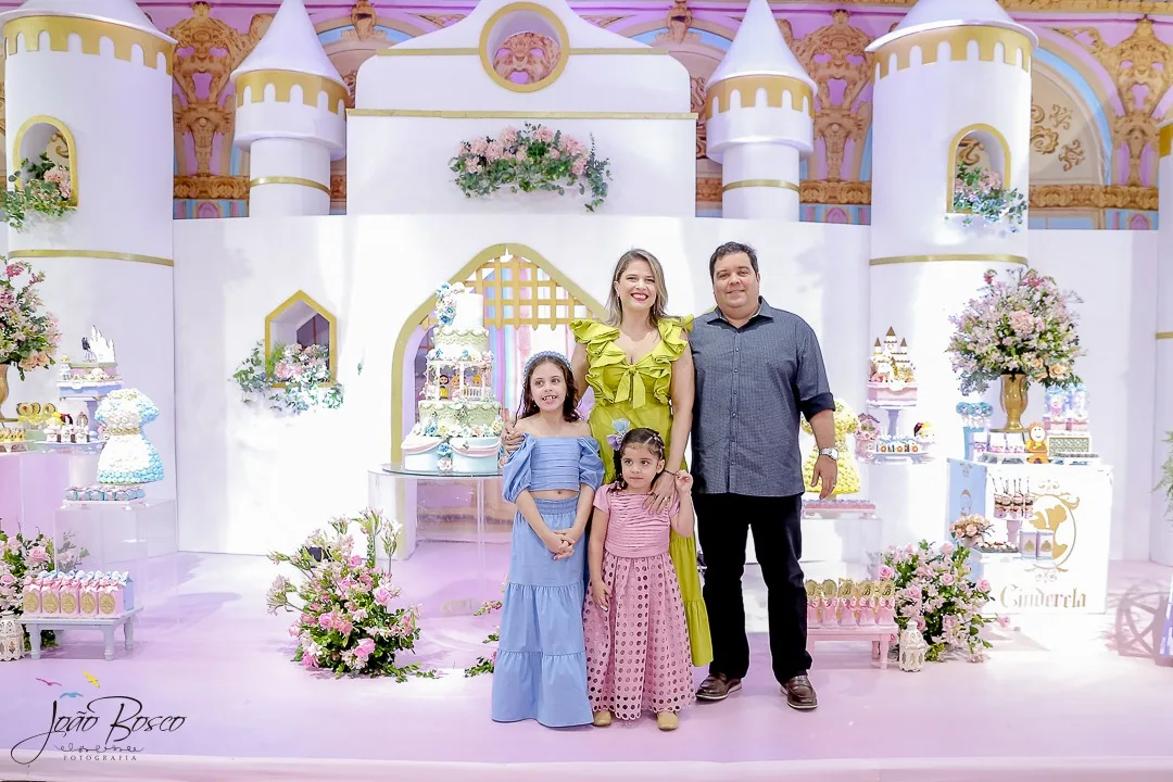 Bertha Mendes e Érico Carvalho celebram os cinco anos da filha Bianca