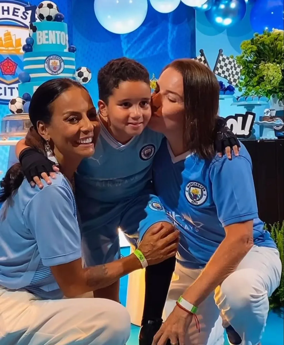 Gil Santos e Denise Bezerra festejam os sete anos do filho, Bento