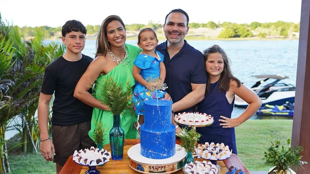 Fernando Guanabara reúne amigos e celebra nova idade na Lagoa do Uruaú
