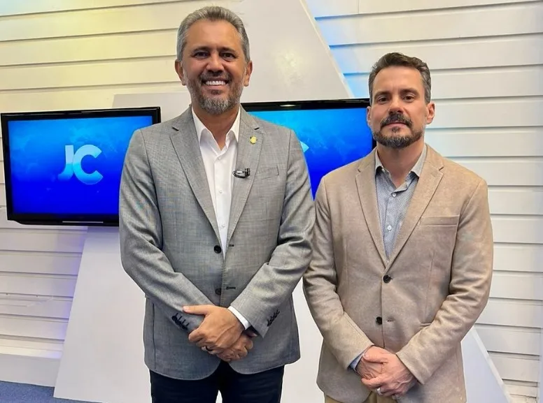 Elmano de Freitas visita Grupo Cidade de Comunicação e concede entrevista exclusiva