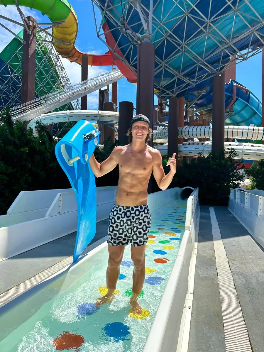 David Luiz e família curtem dia de diversão no Beach Park