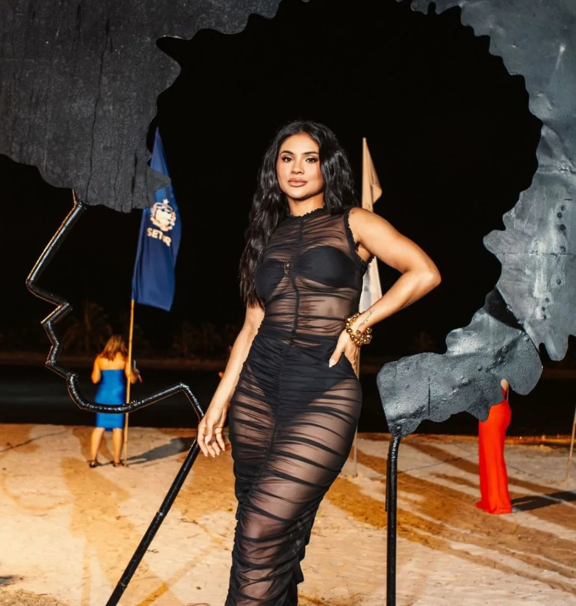 Mileide Mihaile causa frisson no Réveillon Celebration, em Maceió