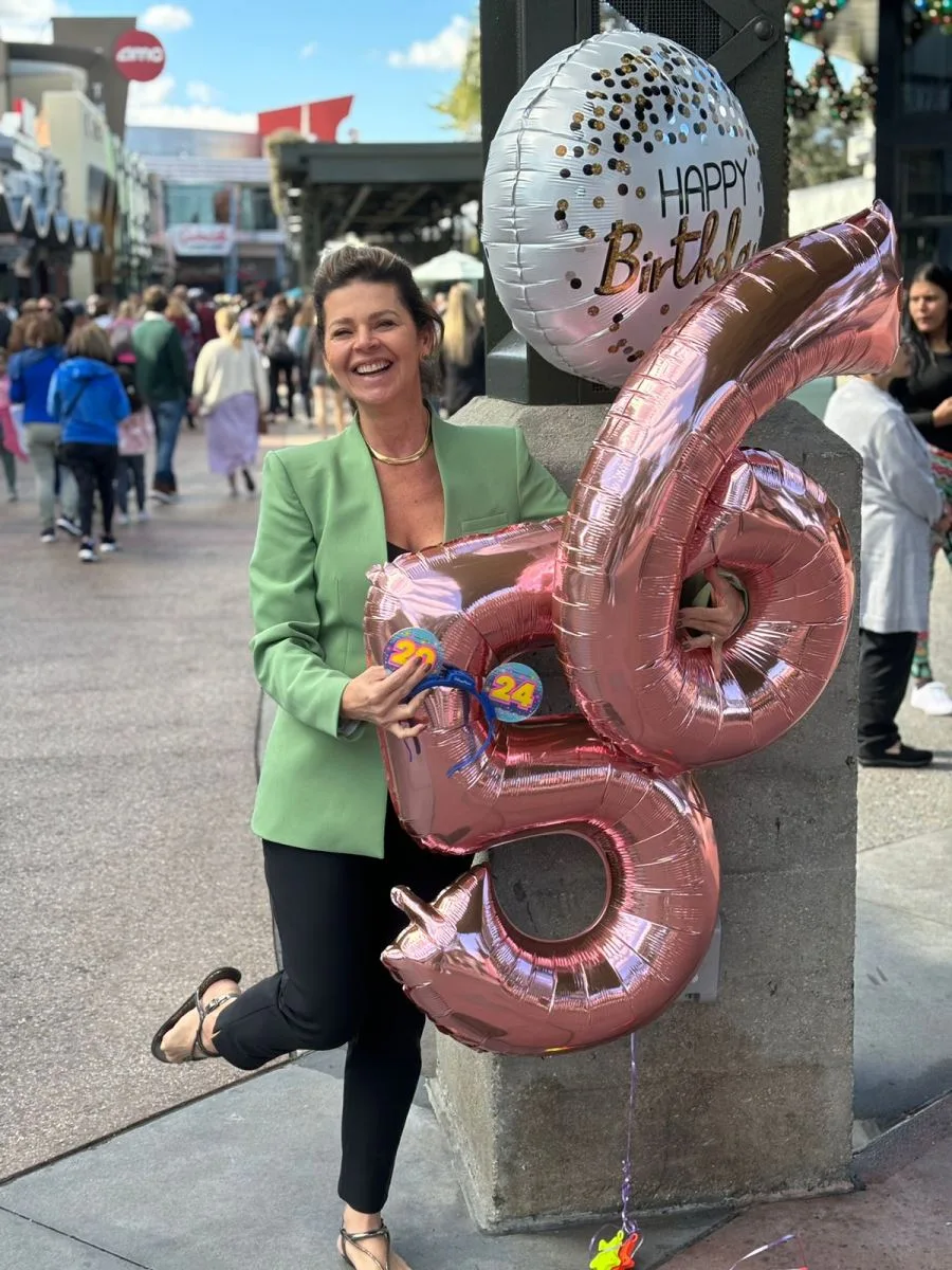 Ana Cristina Wolf celebra nova idade nos EUA