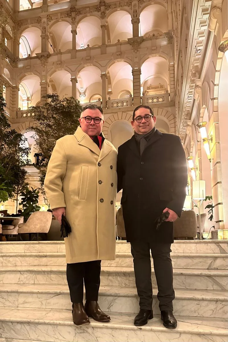 André Monte e Alexandre Pitta celebram o final de ano em Viena e curtem férias em Paris