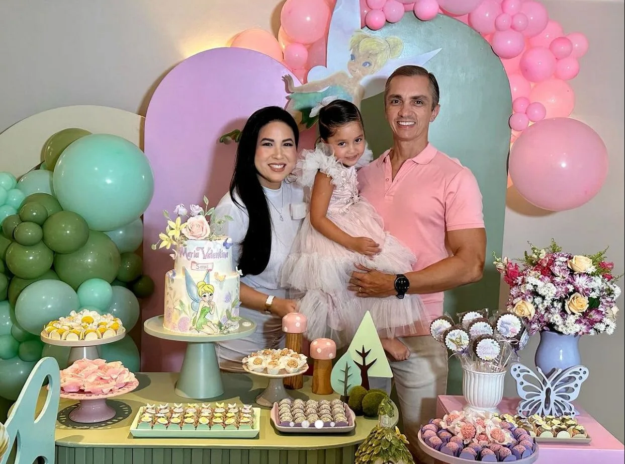 Carol Yamazaki e Marcelo Marfrutas celebram os cinco aninhos de Maria Valentina