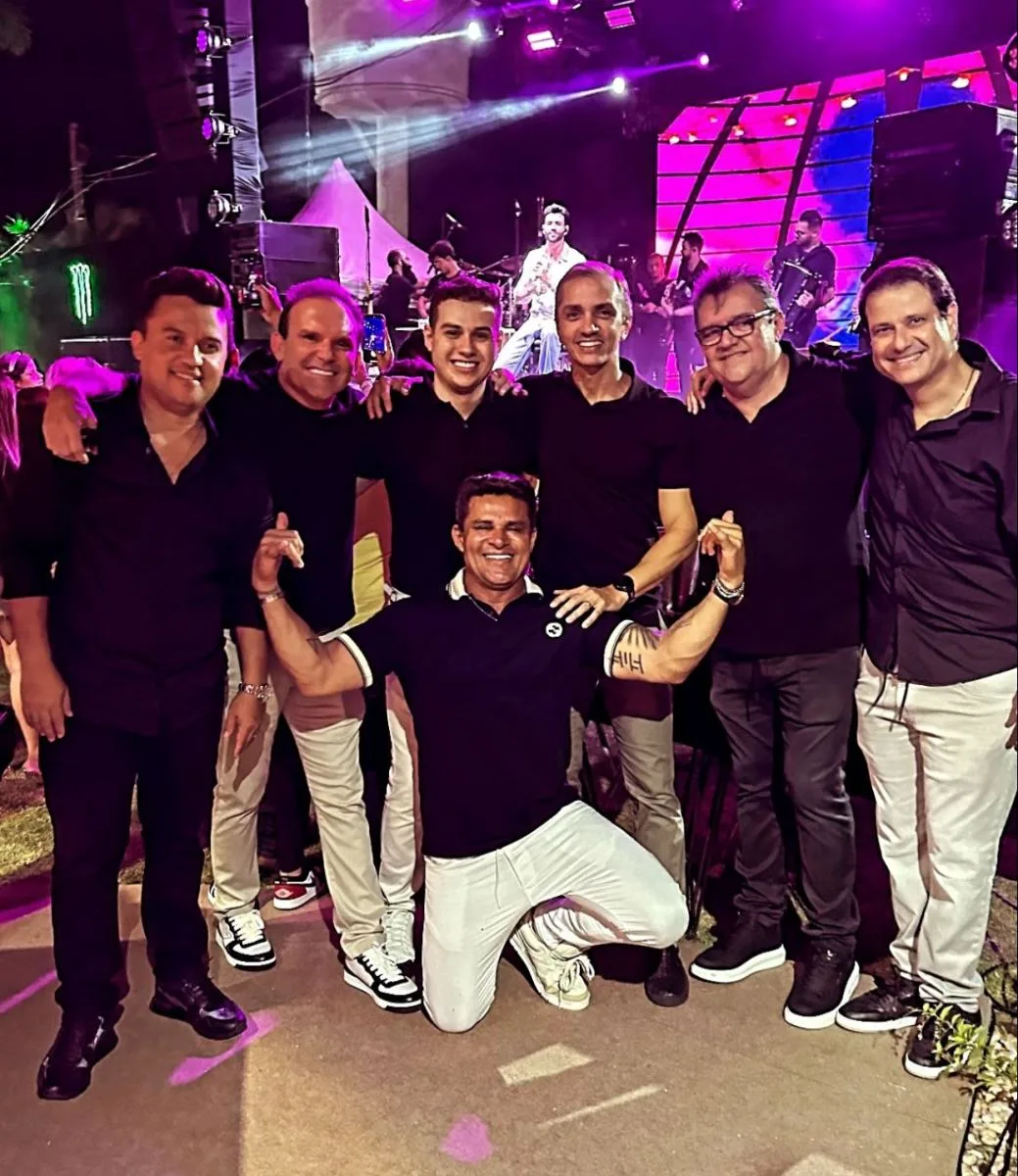 Isaías Duarte arma super festa para celebrar a nova idade e o amor dos pais