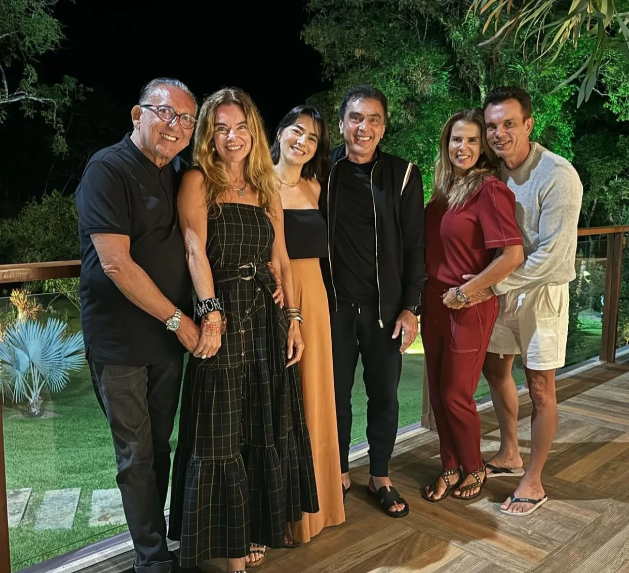 Mary e Idezio Rolim recebem Desiree e Galvão Bueno em endereço de Guaramiranga