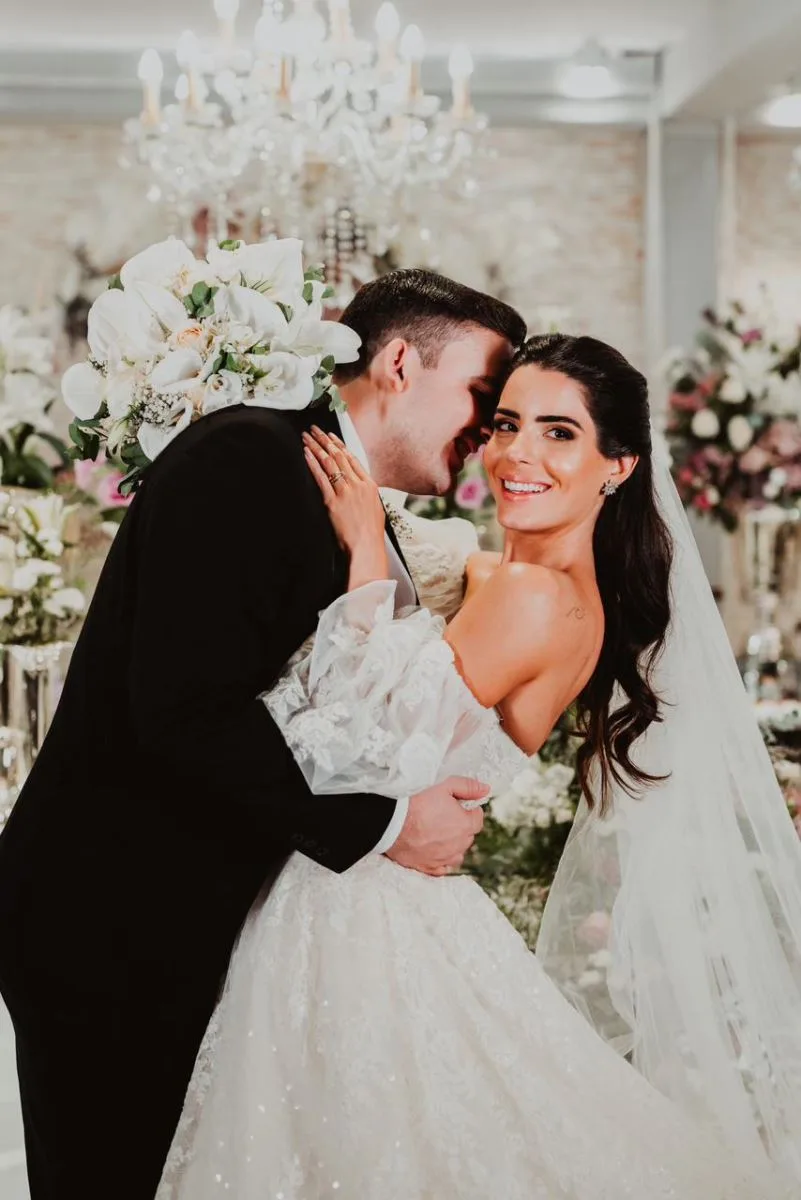 Thaís Oliveira e Matheus Moreira realizam enlace em grande estilo no Royal Gourmet