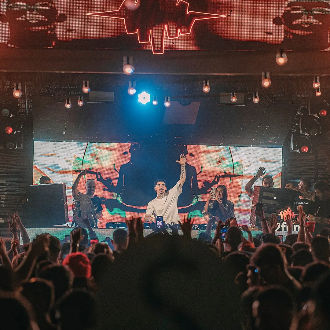 TOP DJ mundial Mochakk vai agitar o Praiow, neste sábado (24)