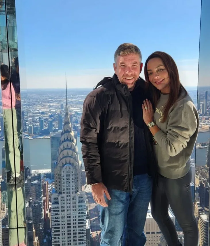Carol Albuquerque celebra a nova idade em Nova York