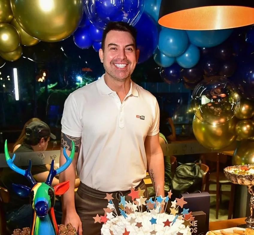 Roberto Alves comemora a nova idade na Coktelitas House