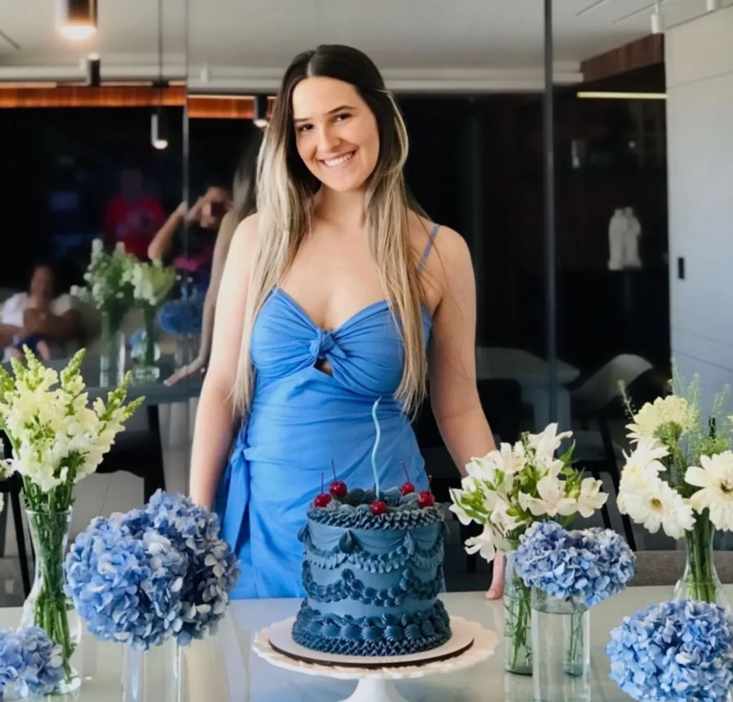 Lizandra Pordeus festeja mais um ano em sua idade