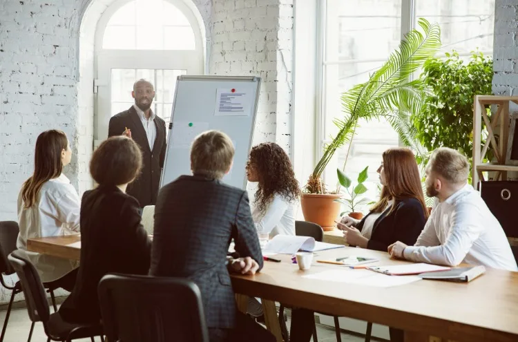 Como o treinamento corporativo pode aumentar a performance e produtividade dos seus colaboradores