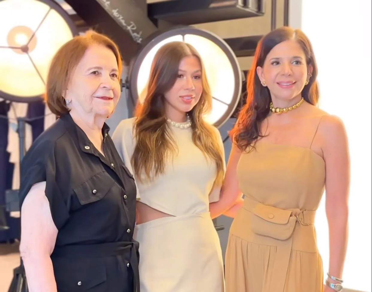 Lenita reúne clientes em ação de Dia da Mulher