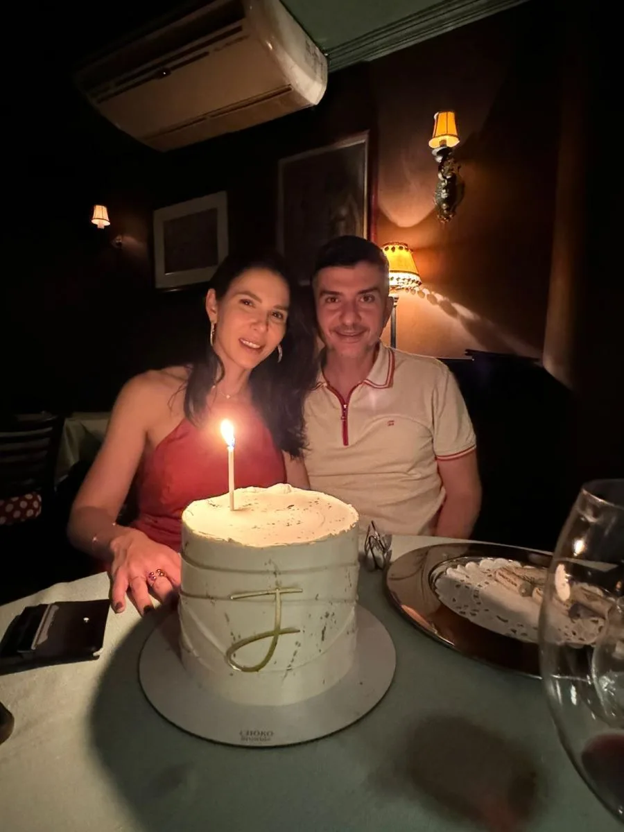 Juliana Bezerra comemora nova idade ao som de Marcos Lessa e Matu Miranda