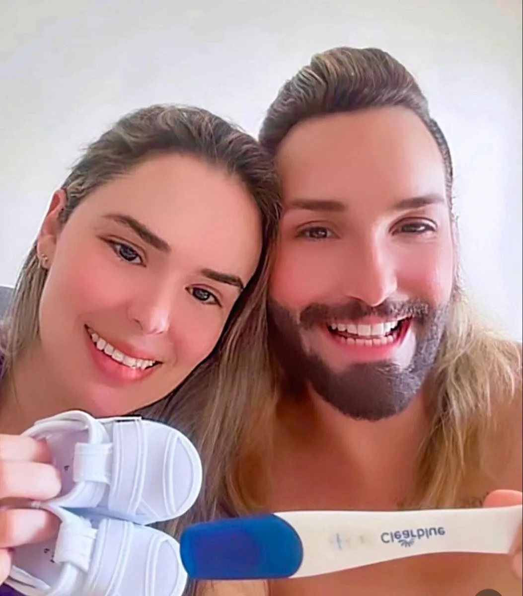 Philipe Dantas e Rafaella Cronemberg recebem o primeiro aviso da cegonha