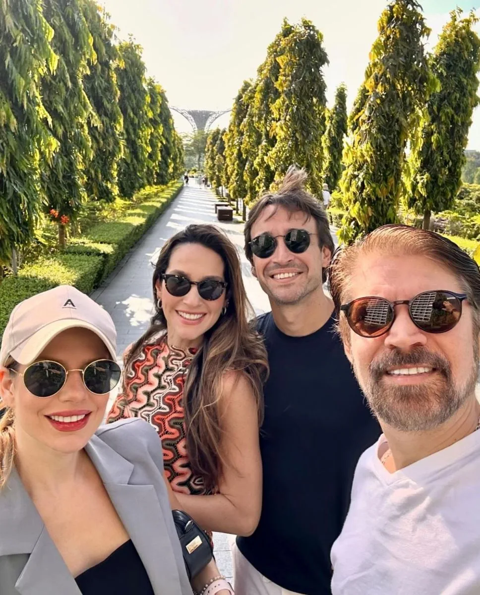 Ana Macedo e Léo Brasil, Marcela e Rodrigo Carvalho aterrissam em Singapura