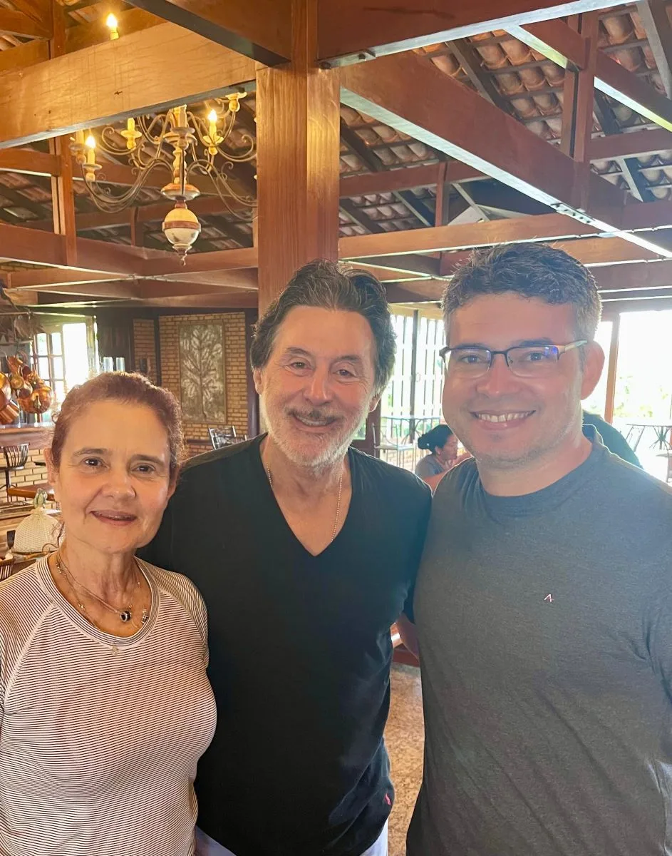 Felipe Ribeiro aproveita a Semana Santa na Fazenda Santa Mônica, de Mônica e Eunício Oliveira