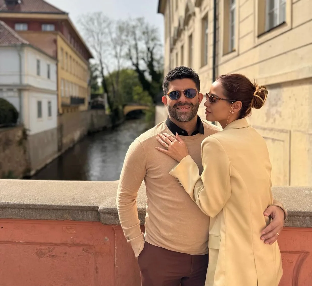 Mariana Vasconcelos e Eliseu Becco curtem dias em Praga