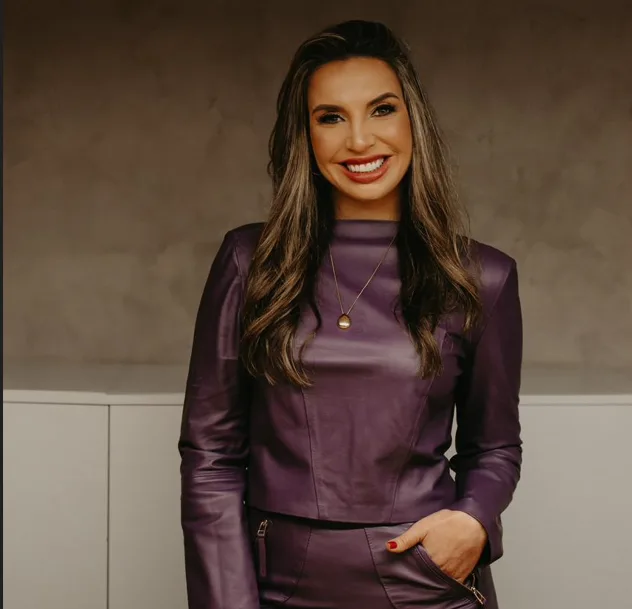 “Rejuvenescimento Além do Tempo: Explorando a Estética Regenerativa com Dra. Franciele"