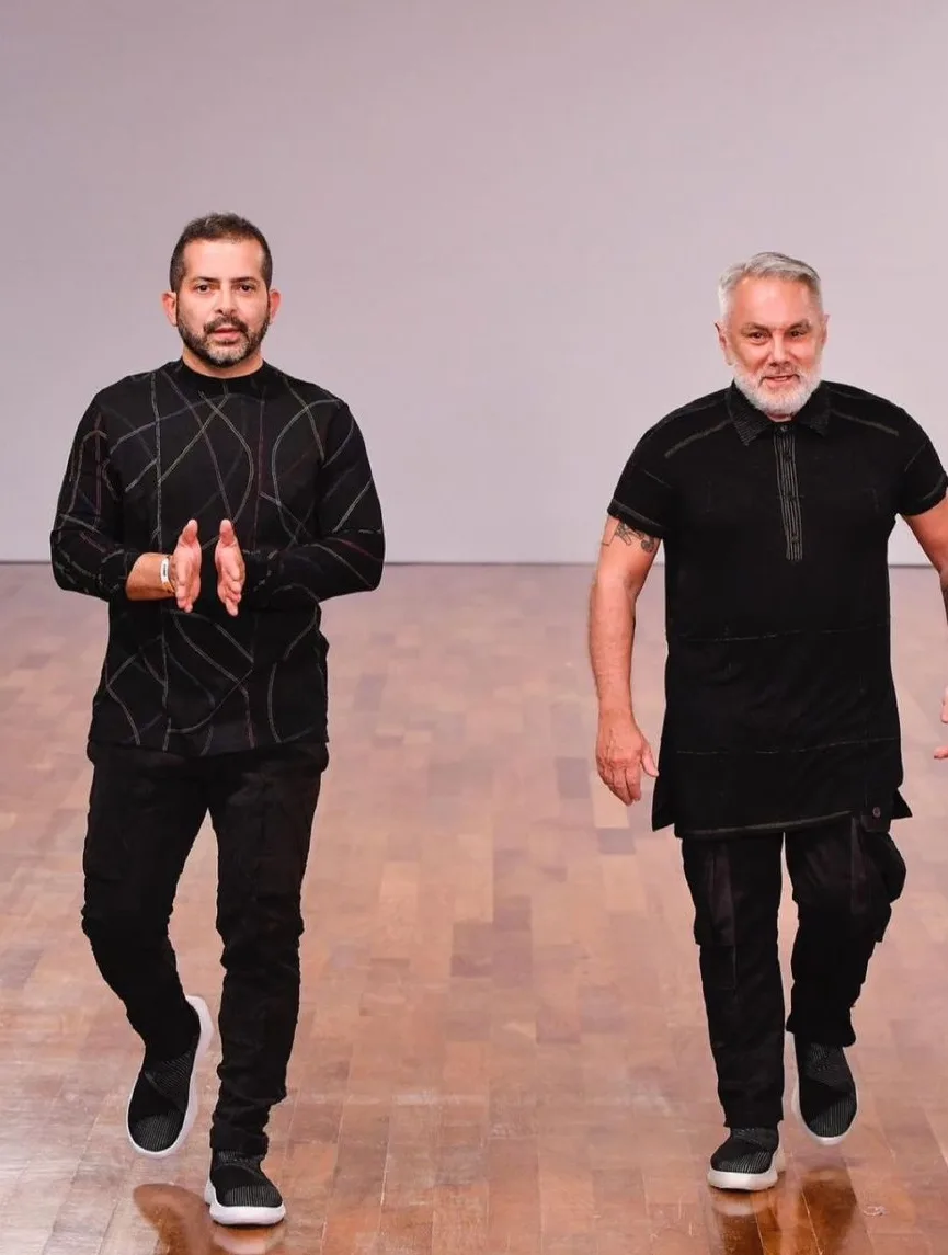 Lino Villaventura celebra 46 anos de carreira com desfile apoteótico no São Paulo Fashion Week