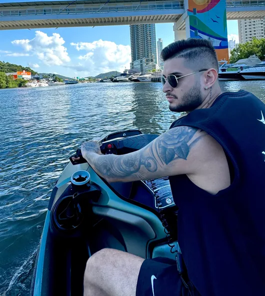 Eliadh, o Digital Influencer em Ascensão que Entrou para o Mundo dos Negócios