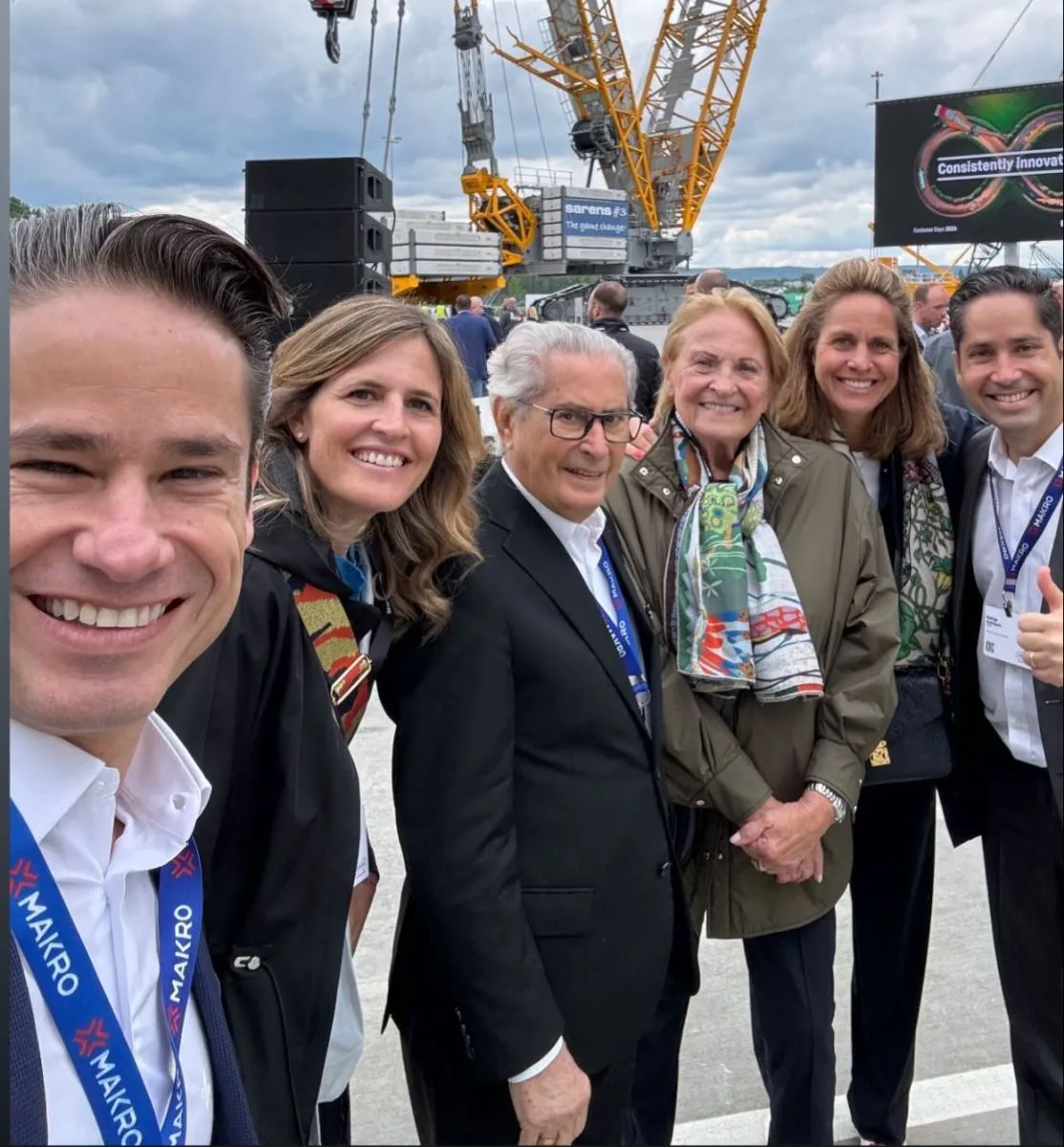 David e Fernando Rodrigues aterrissam na Alemanha e visitam a fábrica principal do Grupo Liebherr