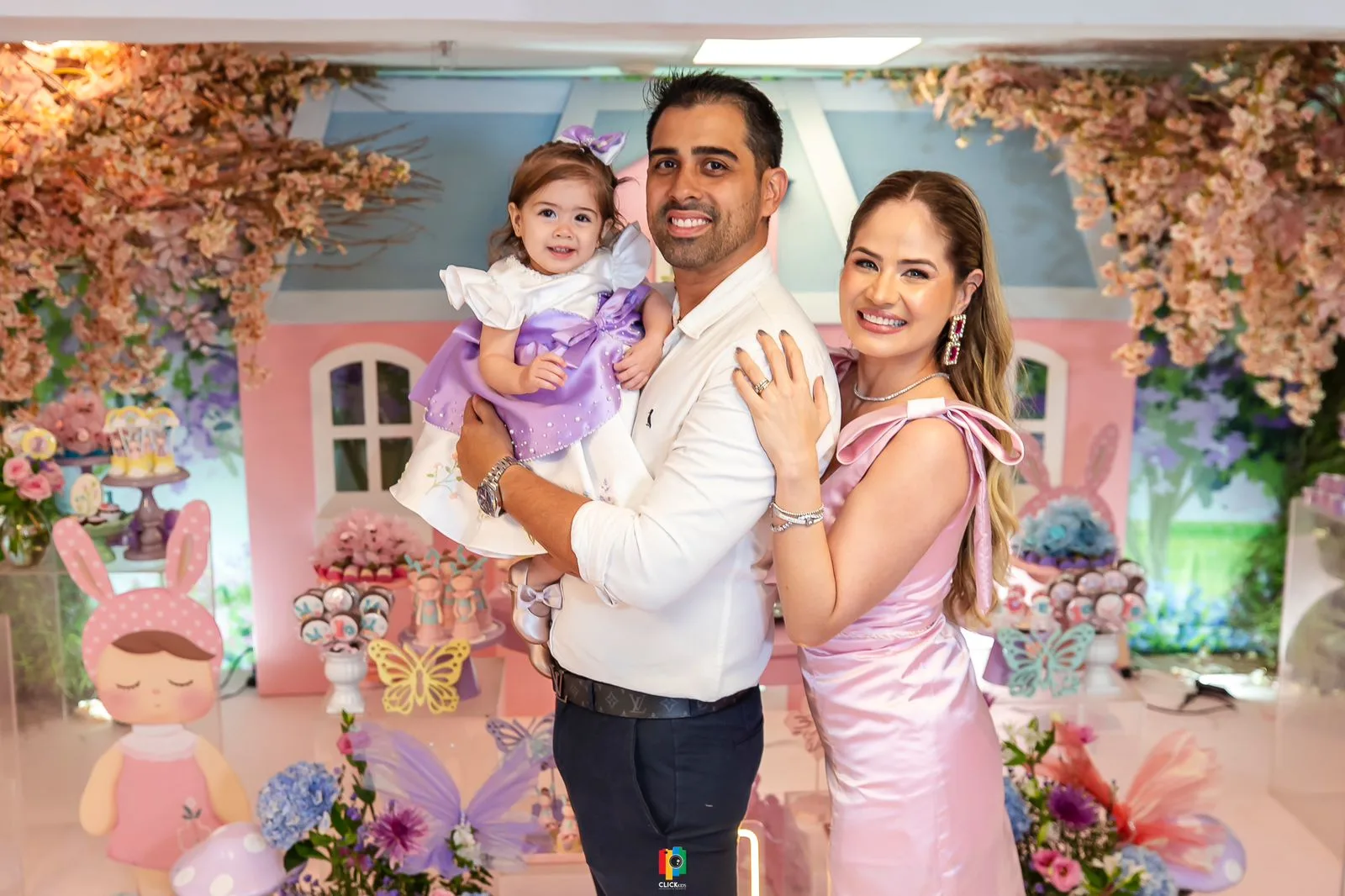 Larissa e Igor Pinto festejam primeiro aniversário da filha Esther
