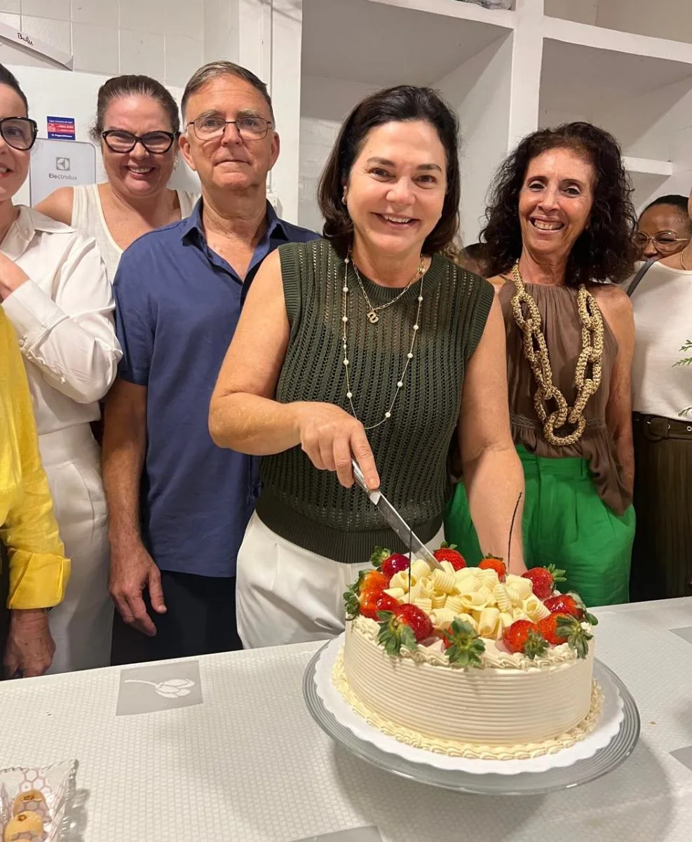 Sophia Erel ganha os parabéns de amigos e colaboradores da Clínica Essence