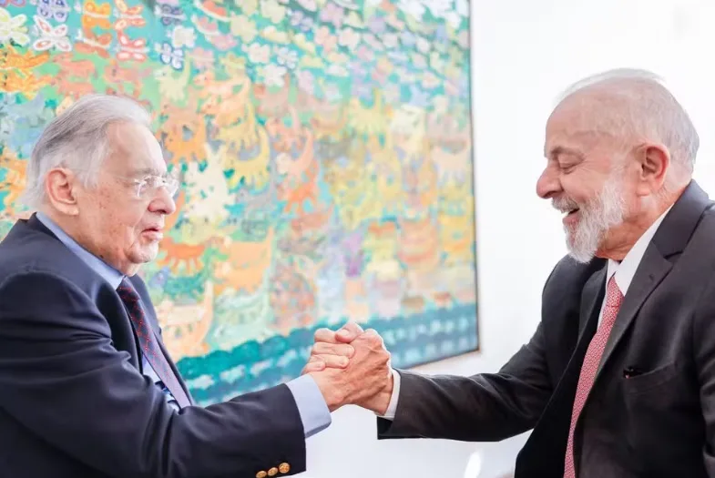 Lula e ex-presidente FHC se reencontram e trocam elogios