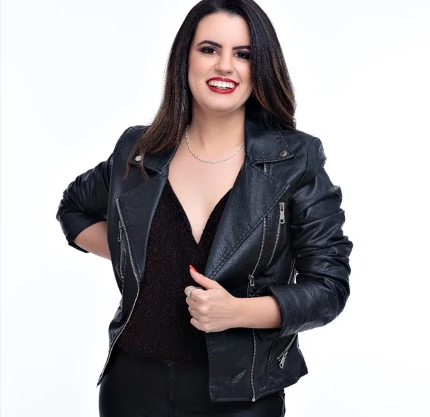 Cantora Rafha Porto celebra Dia de São Pedro em Brasília Teimosa