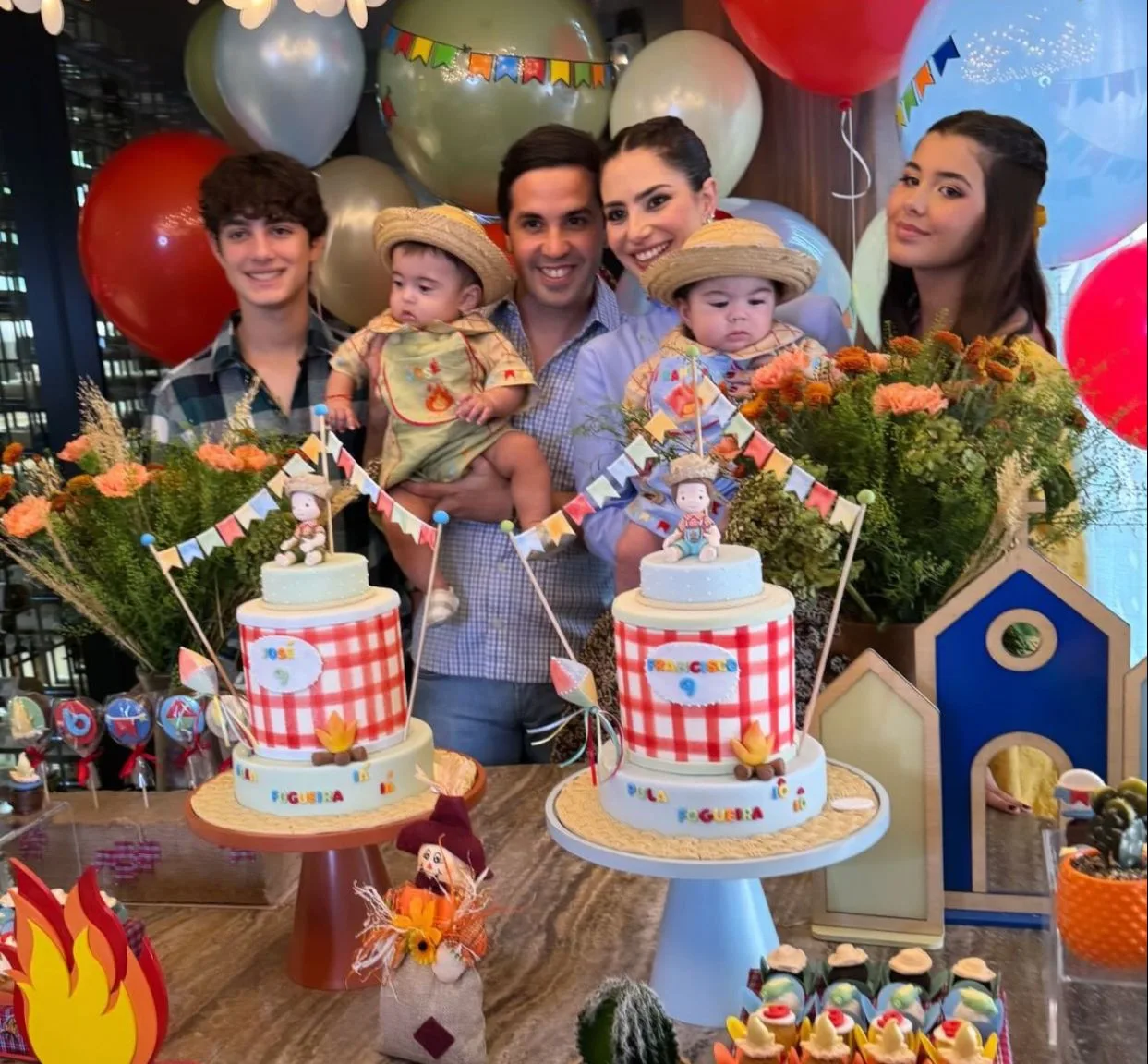 Nicole Pinheiro e Netinho Bayde armam arraiá para celebrar mesversário dos gêmeos, Francisco e José