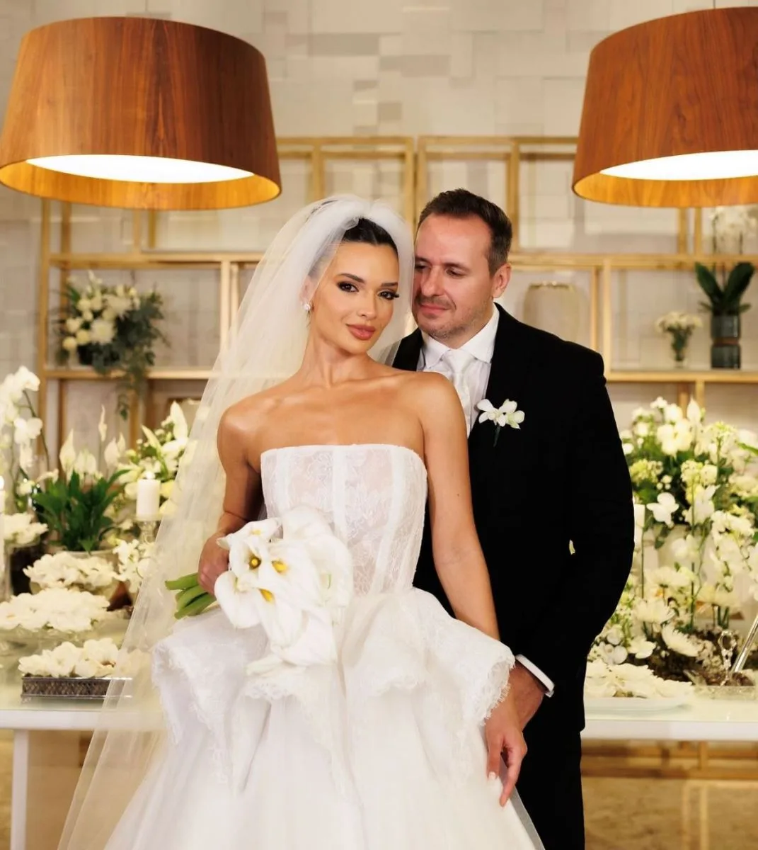 Tamylle Oliveira e Flávio Guitério se tornam marido e mulher em casamento intimista