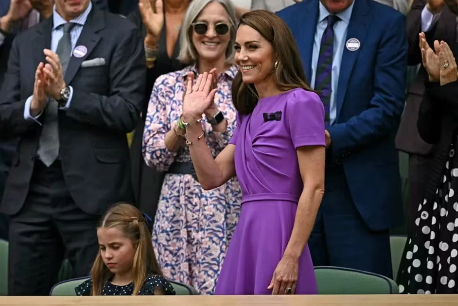 Kate Middleton surge na final da Wimbledon e é aplaudida de pé