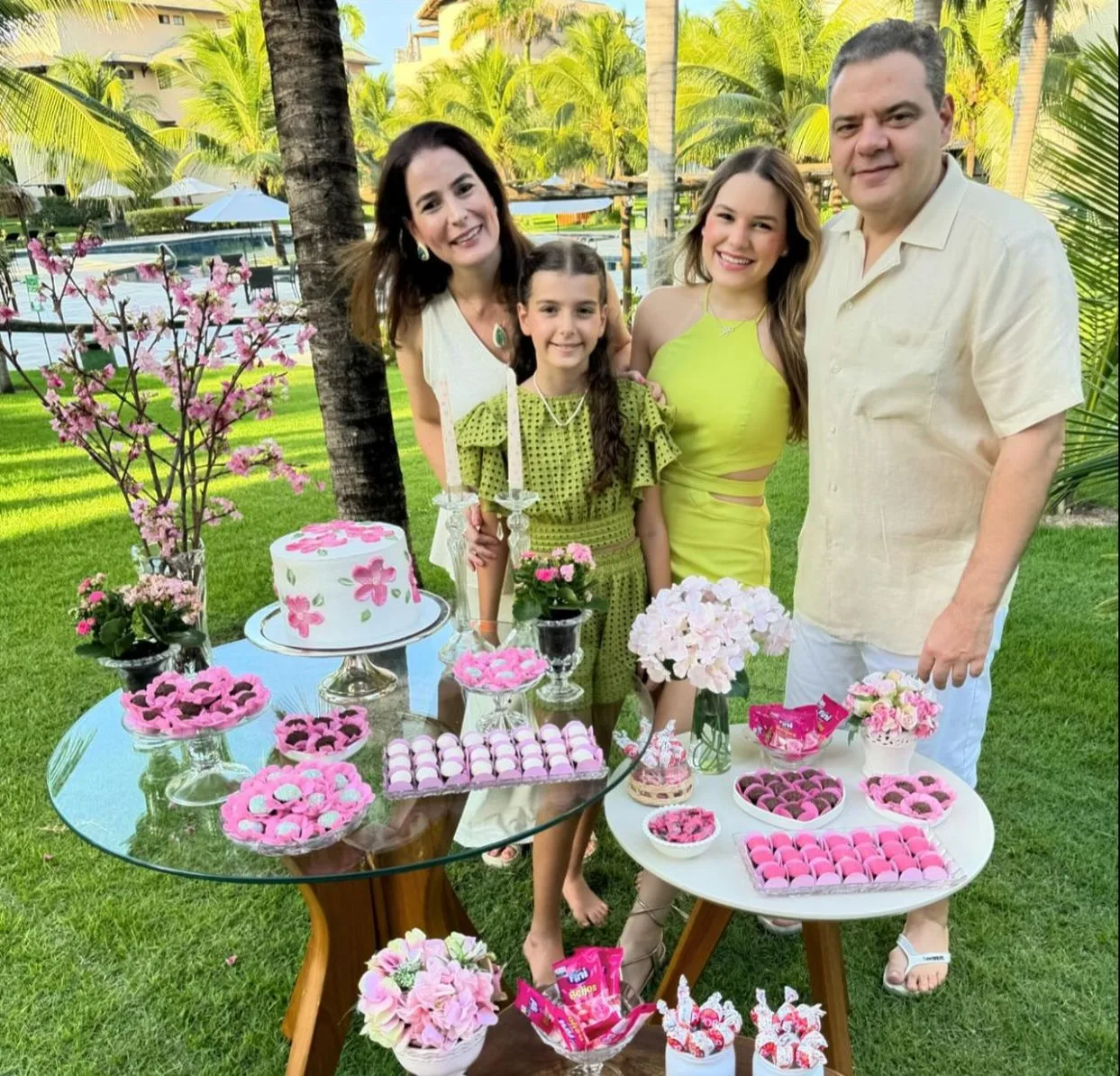 Thais e Tarso Ary celebram os 11 anos da filha Clarinha