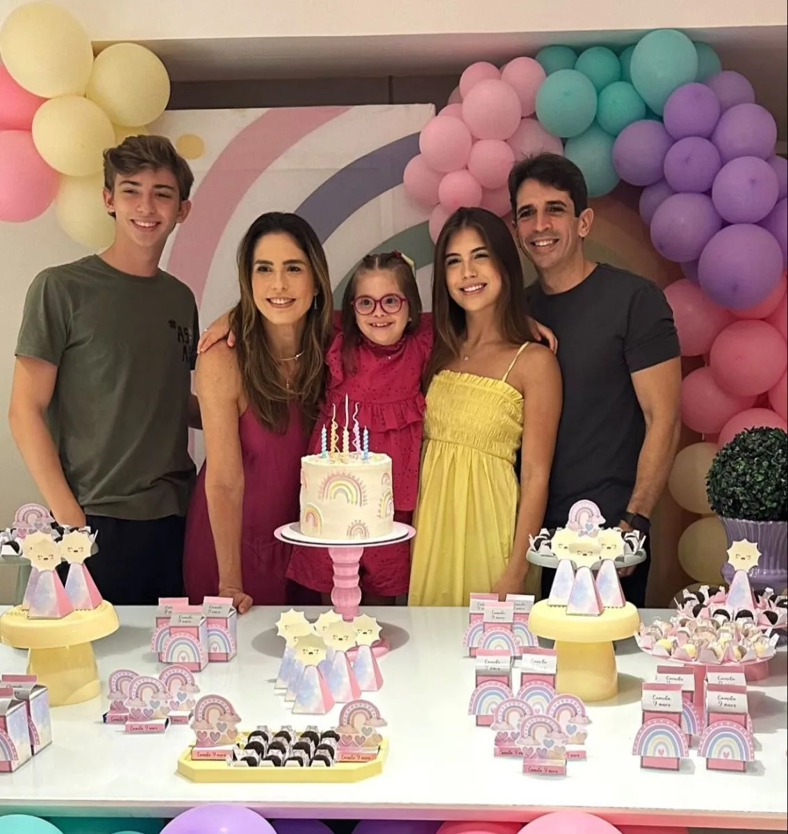 Marília Fiúza e Maurício Targino festejam os nove anos da filha Camila