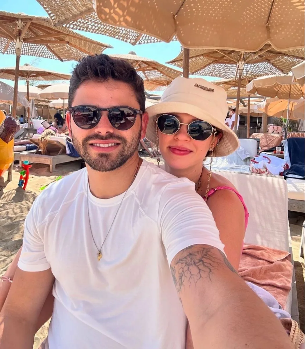 Isabela Franklin e Ivan Bezerra Neto curtem férias no verão europeu
