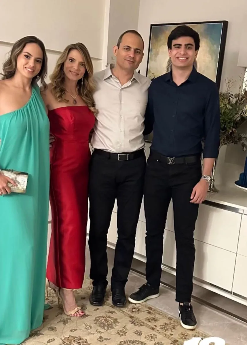 Michelle Aragão reuniu familiares e amigos para o aniversário do filho Alexandre
