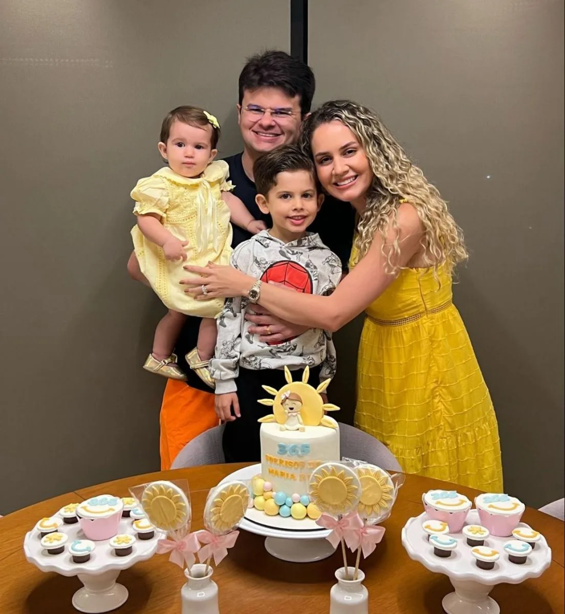 Hanna e Thiago Joca festejam os primeiros 365 sorrisos da filha Maria Rita