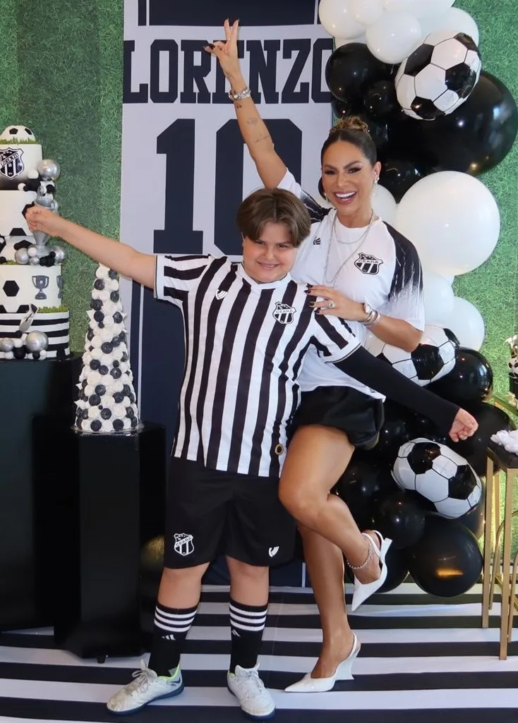 Jamile Lima promove festa intimista para celebrar os 10 anos de Lorenzo com clima alvinegro